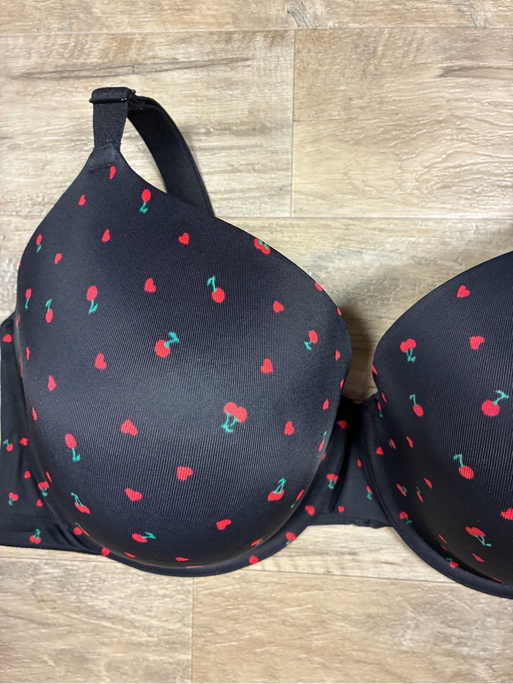 Victoria Secret PINK Wear Everywhere Lightly Lined T Shirt Cherry Print Bra - Picture 6 of 13